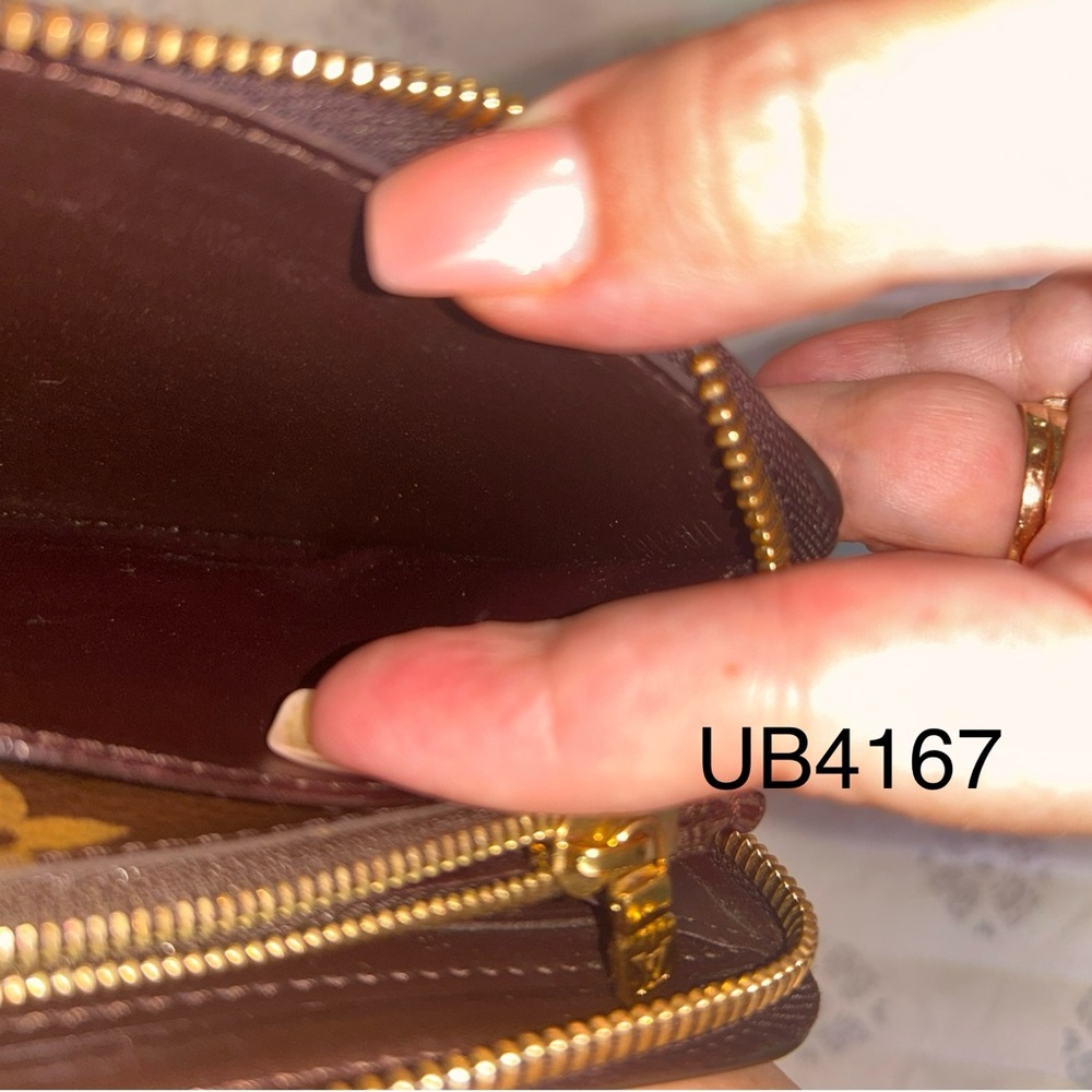 Authentic💄 Louis Vuitton Magenta Miroir Clemence Patent Leather Wallet - Picture 11 of 17